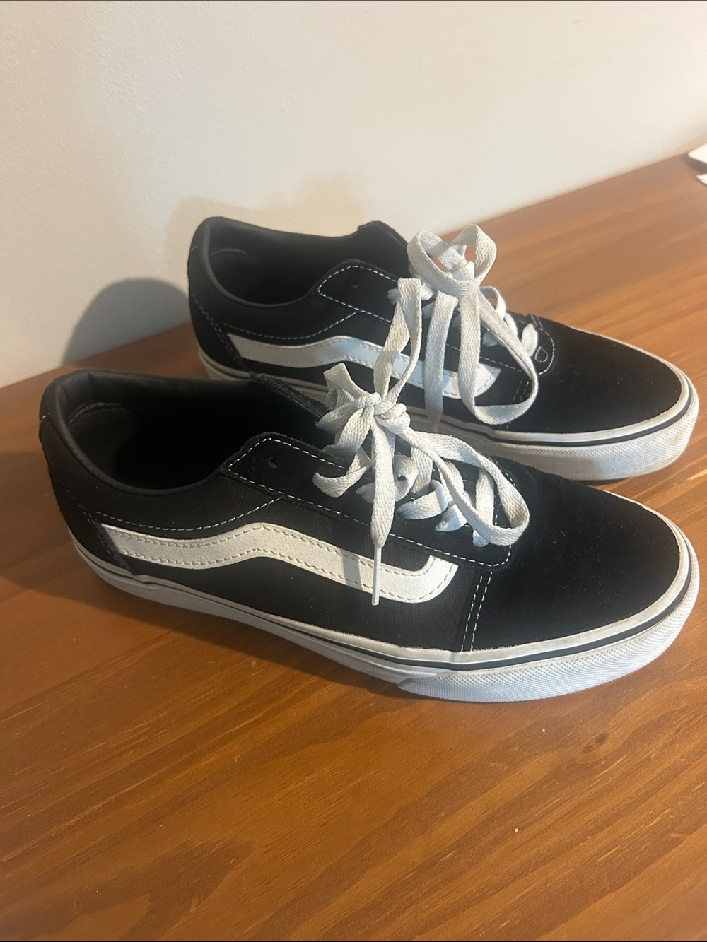 Vans Black and White Low-Top Skate Sneakers Sz 7.5